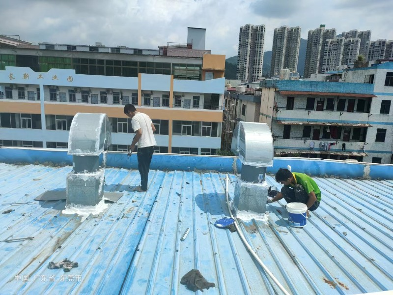 南漳钢结构屋面涂料维修方法